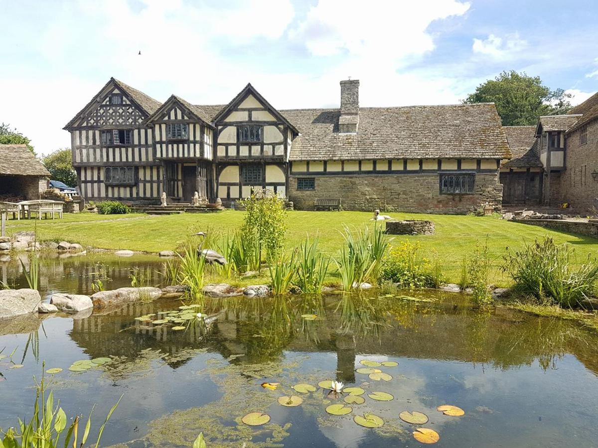 The Threshing Barn At Penrhos Court Kington (Herefordshire) Exterior foto